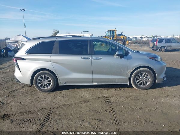 2025 TOYOTA SIENNA — I13