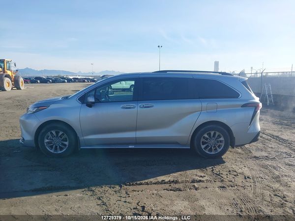 2025 TOYOTA SIENNA — I14