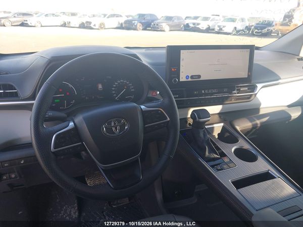 2025 TOYOTA SIENNA — I19