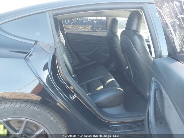 2021 TESLA MODEL 3 — I8