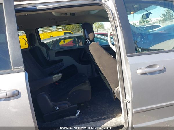 2013 DODGE GRAND CARAVAN SE/SXT — I8
