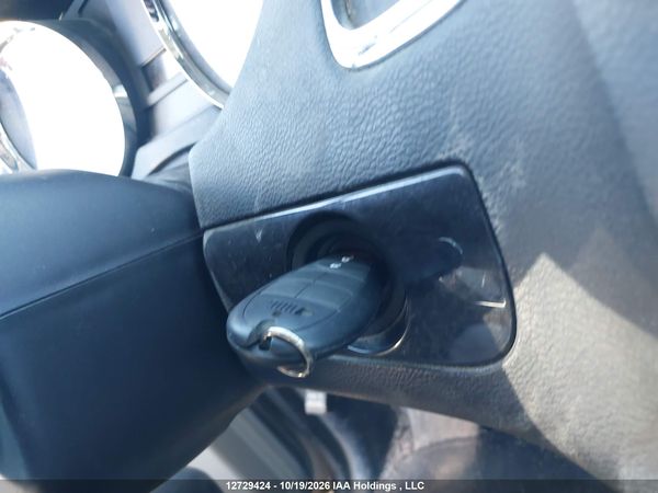 2013 DODGE GRAND CARAVAN SE/SXT — I11