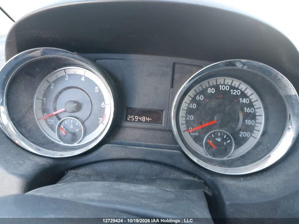 2013 DODGE GRAND CARAVAN SE/SXT — I15