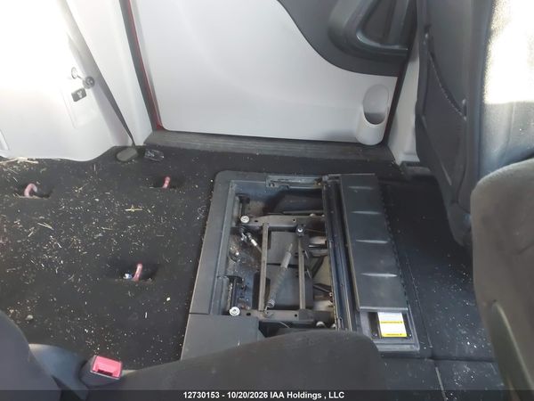 2012 DODGE GRAND CARAVAN SE/SXT — I20