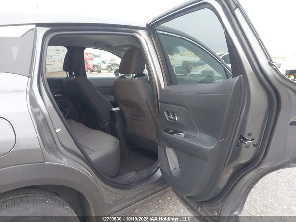 2026 NISSAN KICKS SV — I8