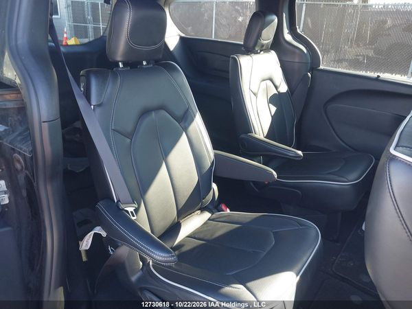 2026 CHRYSLER PACIFICA LIMITED — I8