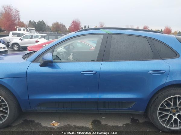 2018 PORSCHE MACAN SPORT EDITION — I15