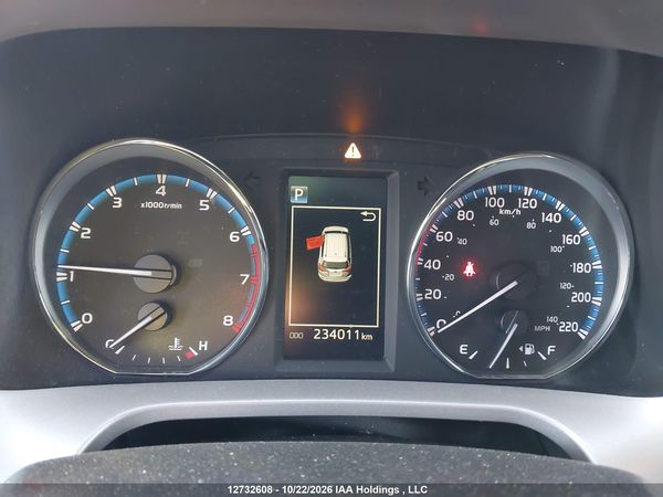 2018 TOYOTA RAV4 LE — I7