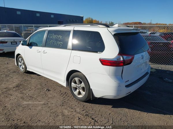 2018 TOYOTA SIENNA LE — I3
