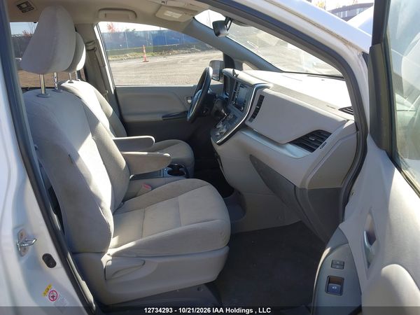 2018 TOYOTA SIENNA LE — I5