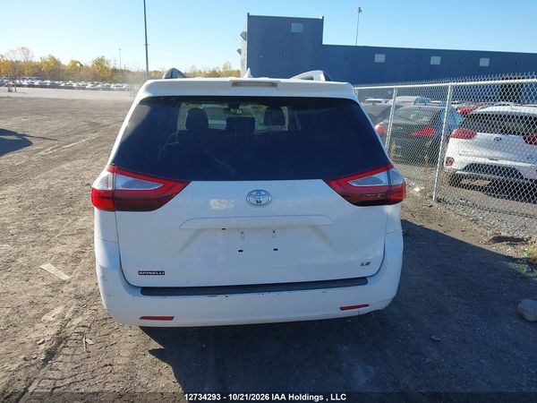 2018 TOYOTA SIENNA LE — I17