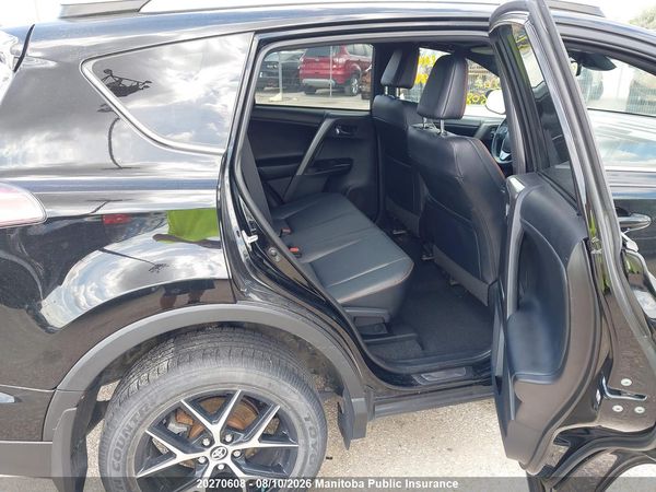 2017 TOYOTA RAV4 SE