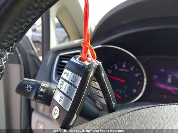 2017 KIA SEDONA LX