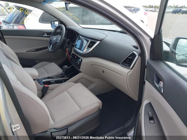 2016 HYUNDAI TUCSON SE