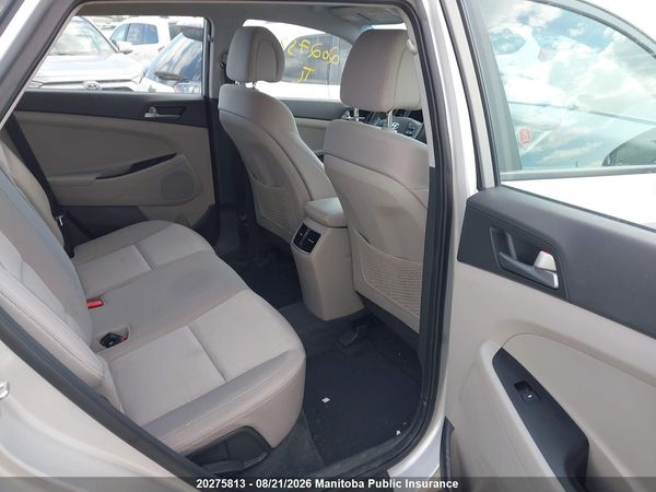 2016 HYUNDAI TUCSON SE
