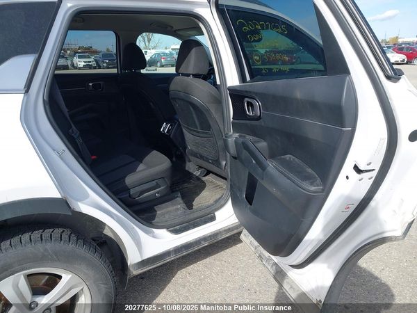 2025 KIA SORENTO LX — I8
