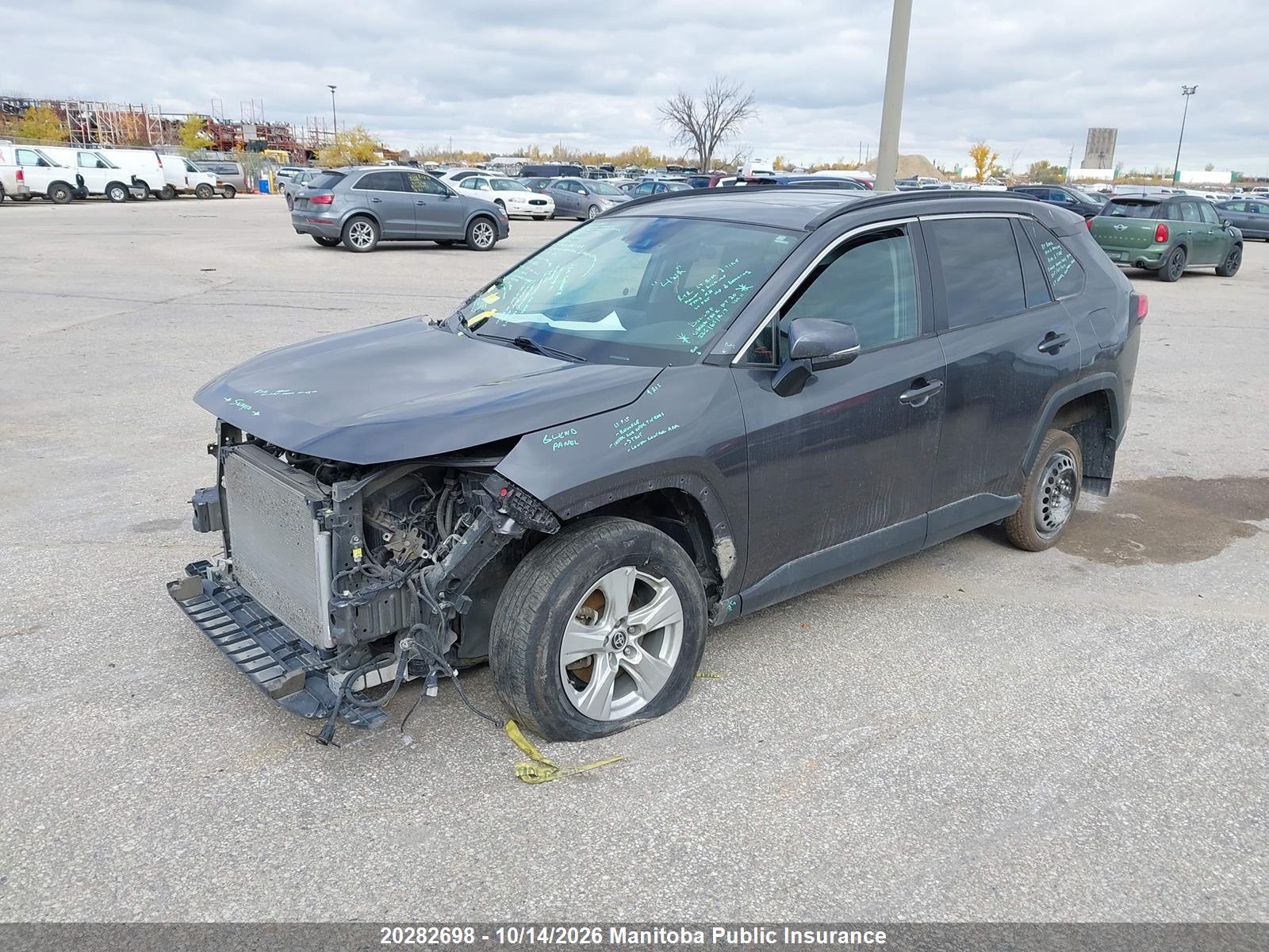 2021 TOYOTA RAV4 XLE — I2