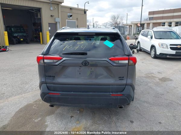 2021 TOYOTA RAV4 XLE — I17