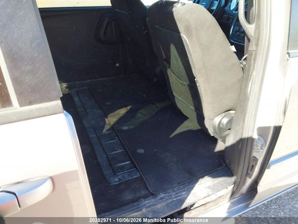 2016 DODGE GRAND CARAVAN SXT — I8