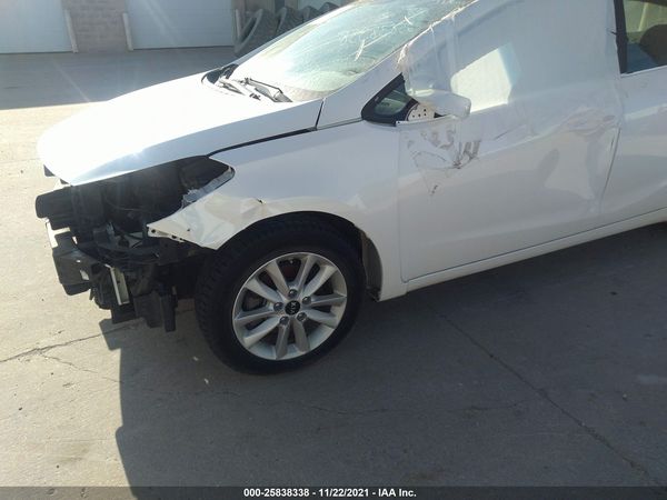 2017 KIA FORTE LX