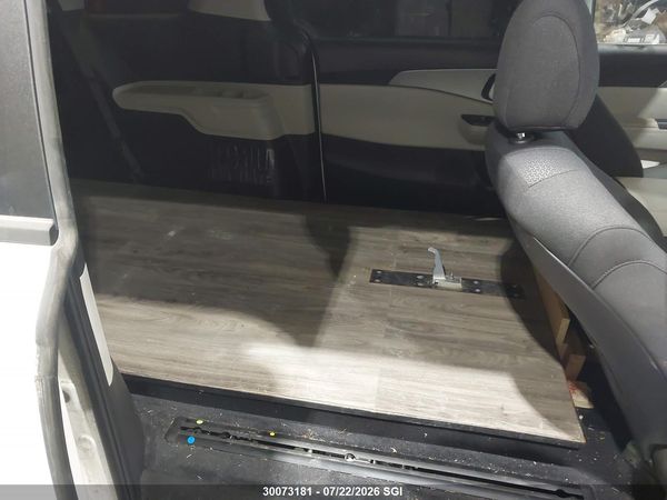 2024 KIA CARNIVAL LX