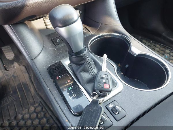 2018 TOYOTA HIGHLANDER LE/LE PLUS