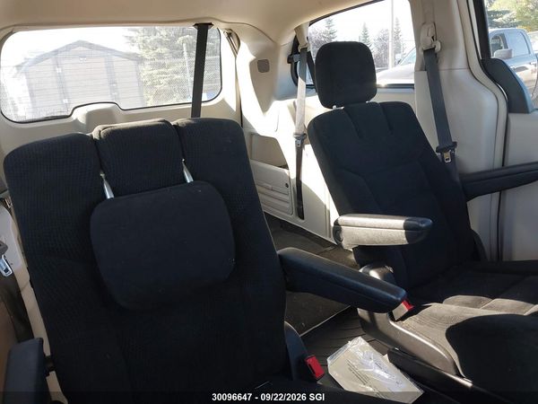 2016 DODGE GRAND CARAVAN CREW — I8