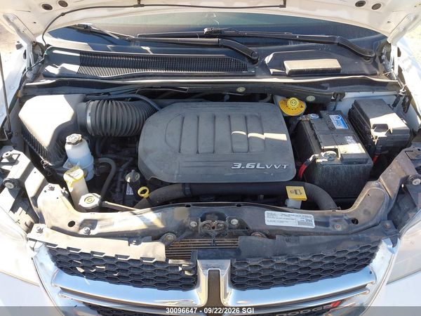 2016 DODGE GRAND CARAVAN CREW — I10