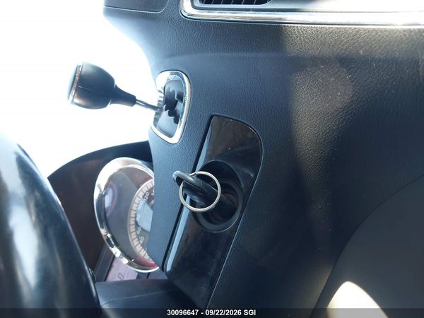 2016 DODGE GRAND CARAVAN CREW — I11