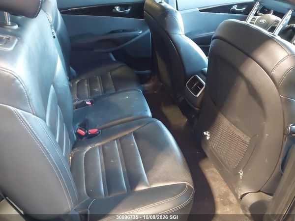 2019 KIA SORENTO EX — I8
