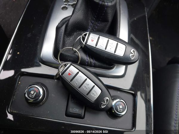 2017 INFINITI QX70