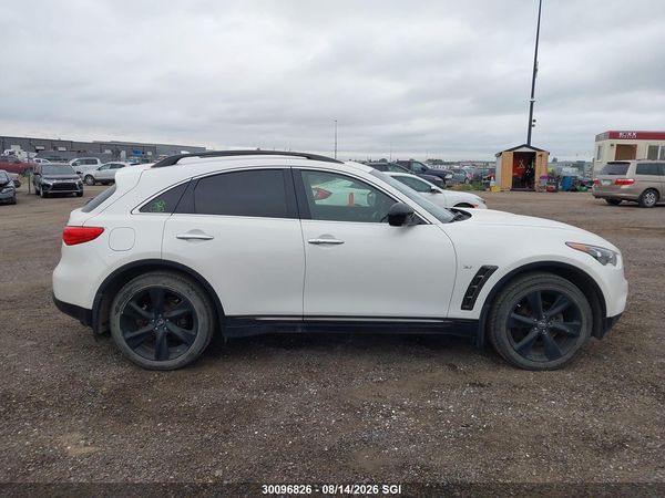 2017 INFINITI QX70