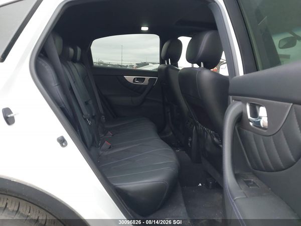 2017 INFINITI QX70