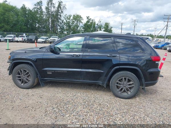 2017 JEEP GRAND CHEROKEE LAREDO — I14
