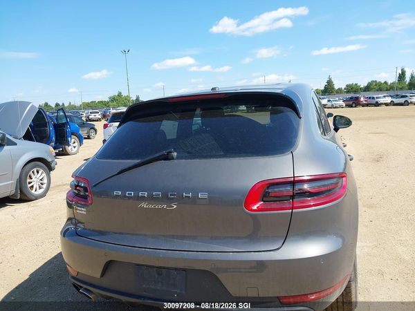 2015 PORSCHE MACAN S