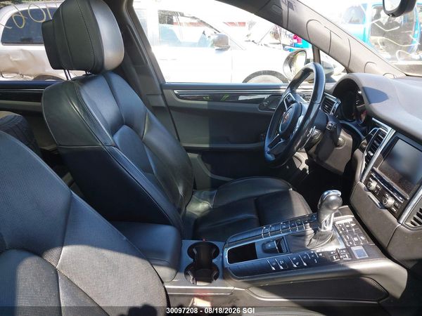 2015 PORSCHE MACAN S