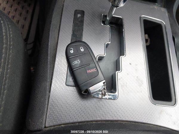 2014 DODGE CHARGER SE