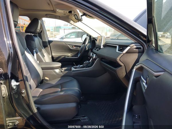 2020 TOYOTA RAV4 XLE/XLE PREMIUM
