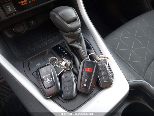 2021 TOYOTA RAV4 XLE/XLE PREMIUM
