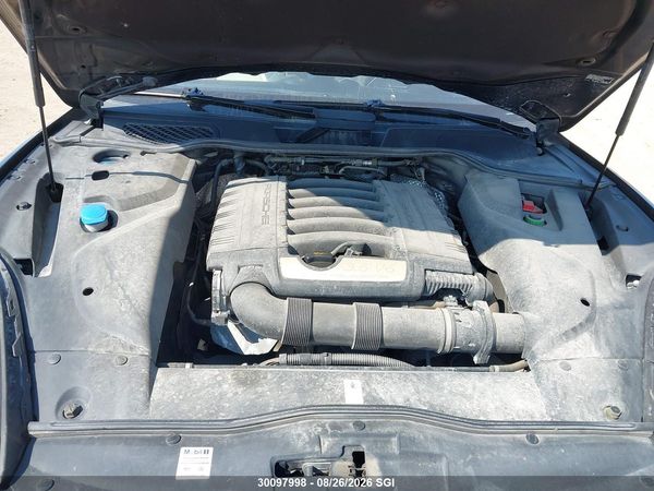 2017 PORSCHE CAYENNE