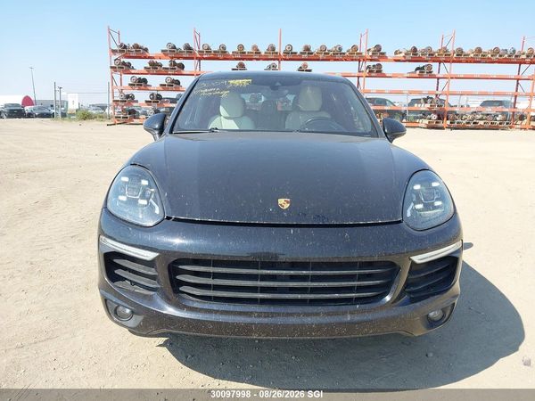 2017 PORSCHE CAYENNE