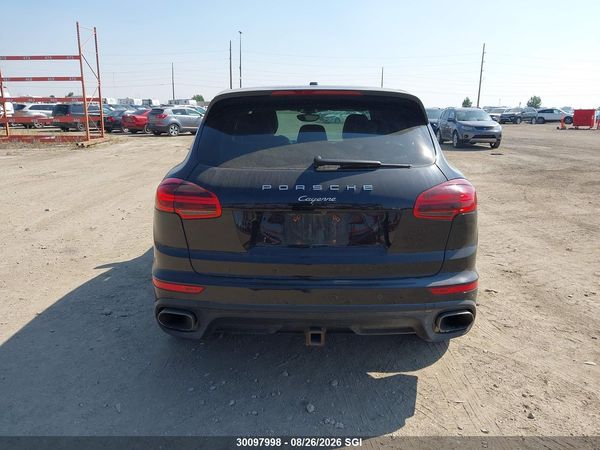 2017 PORSCHE CAYENNE