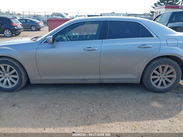 2013 CHRYSLER 300 Base/Limited