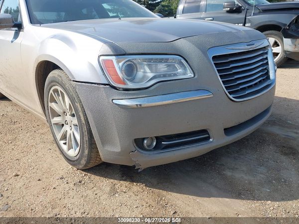 2013 CHRYSLER 300 Base/Limited