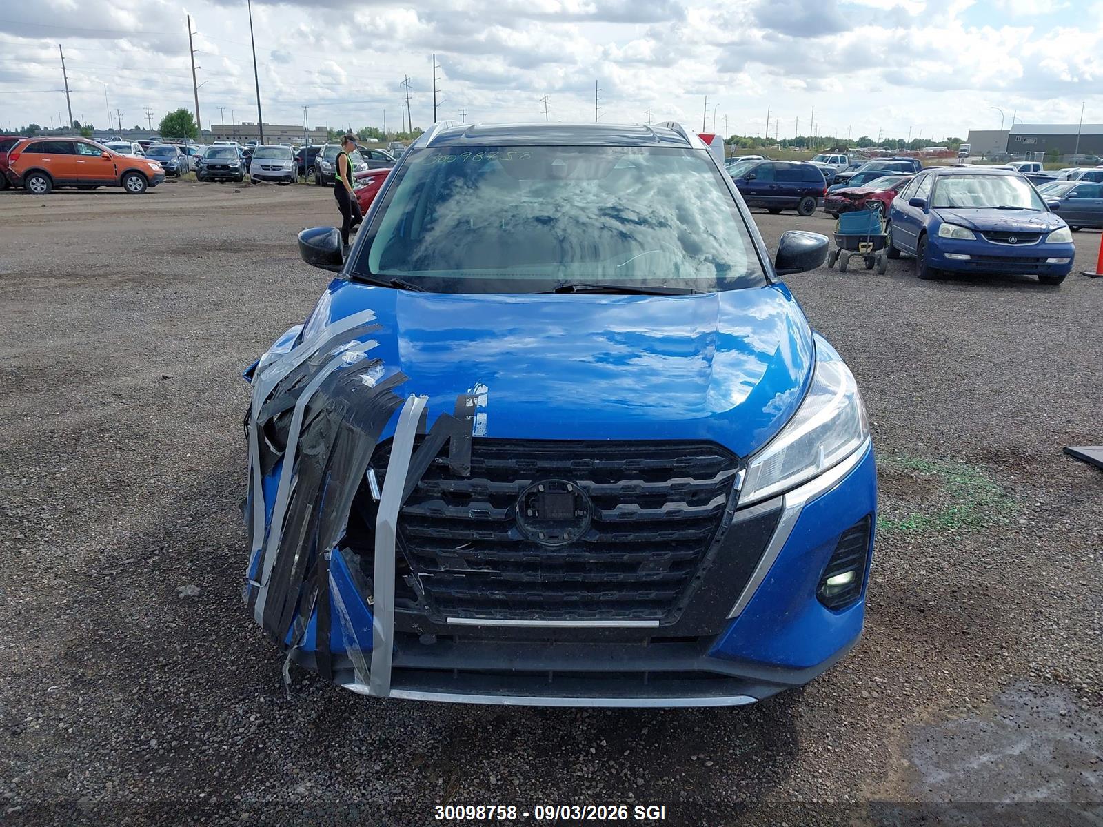 2021 NISSAN KICKS SV