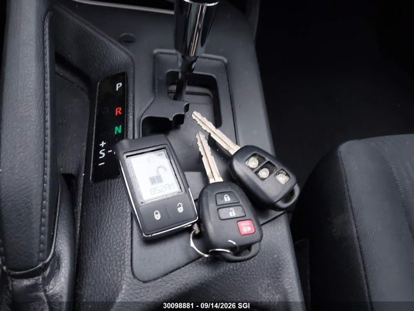 2016 TOYOTA RAV4 LE