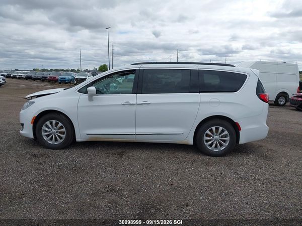 2017 CHRYSLER PACIFICA TOURING L