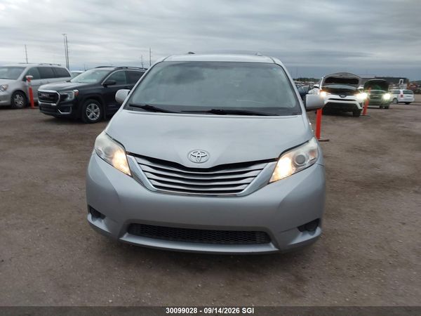 2015 TOYOTA SIENNA LE