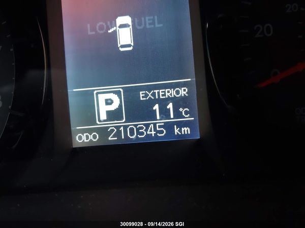 2015 TOYOTA SIENNA LE