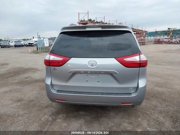 2015 TOYOTA SIENNA LE